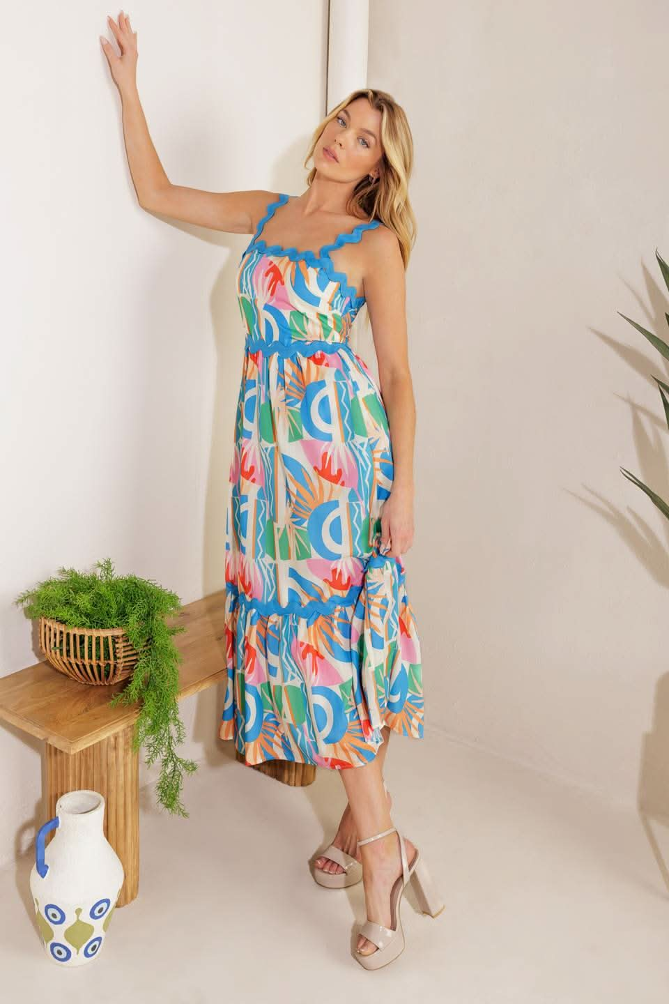 Chic Print Woven Midi Dress with Ruffled Hemline