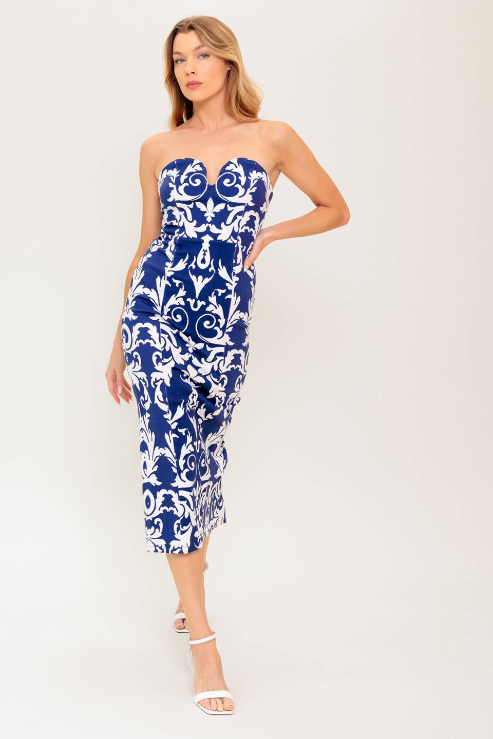 WHERE MY HEART IS CONTOURING MIDI DRESS