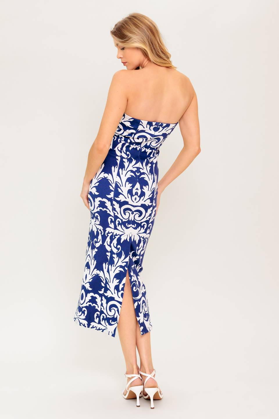 WHERE MY HEART IS CONTOURING MIDI DRESS Flying Tomato