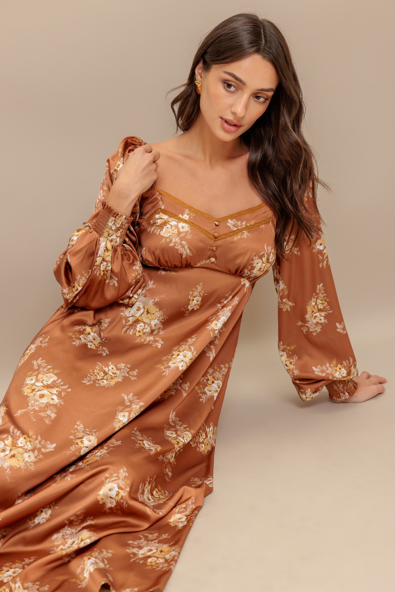 Caramel Sunset Woven Midi Dress With Sweetheart Neckline