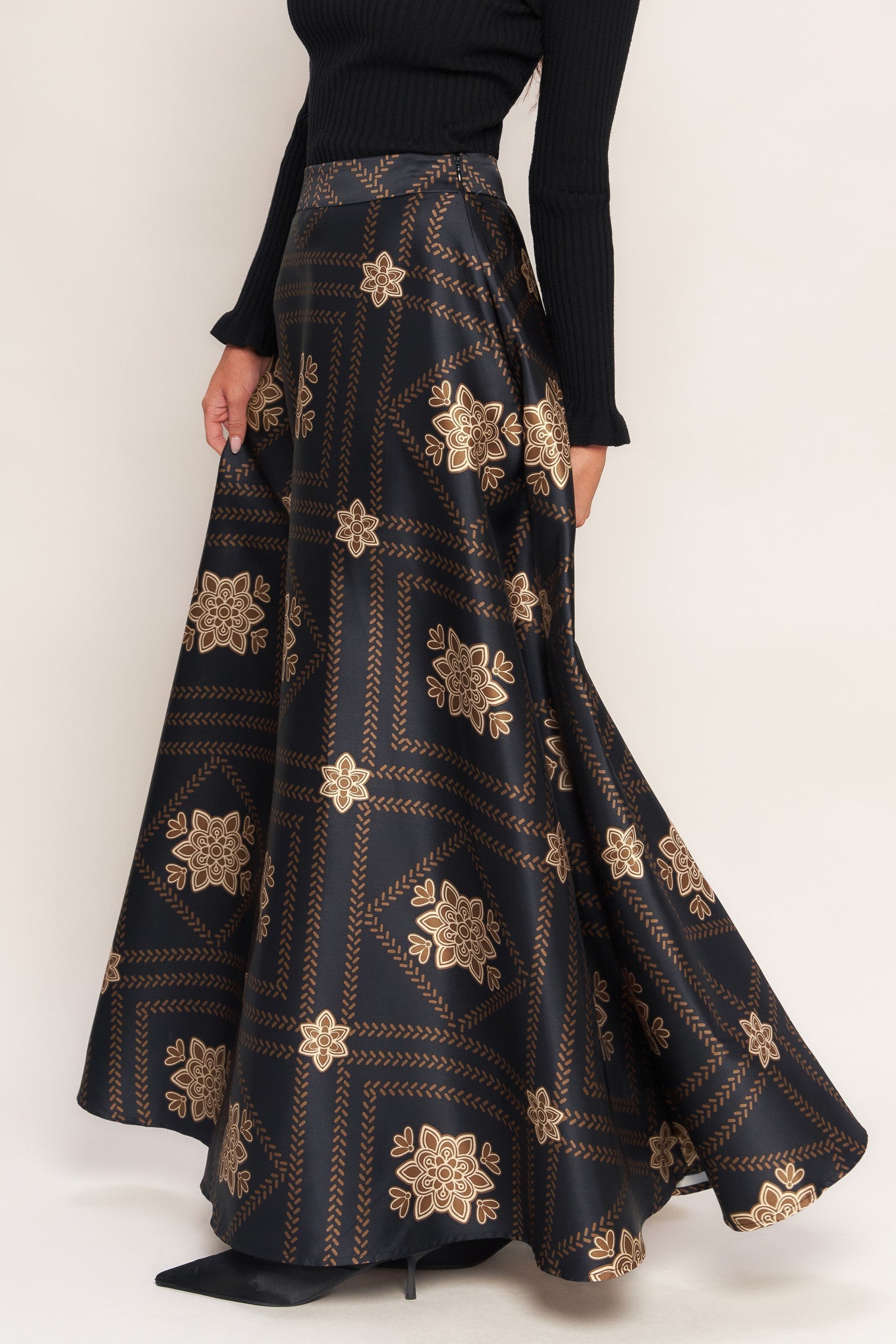 Ornamental Nights Woven Maxi Circle Skirt Printed A Line Flying Tomato