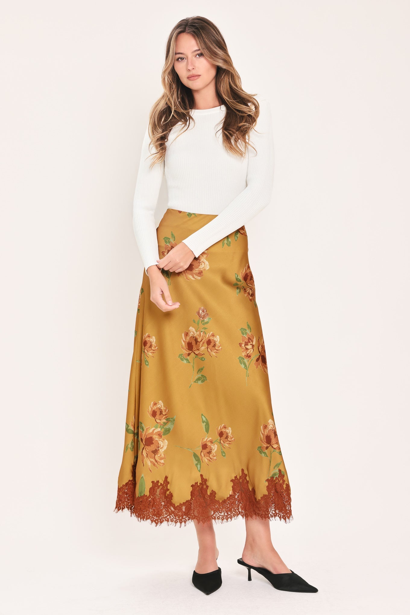 Women Camel Floral Print Woven Midi Circle Skirt With Delicate Lace Hem