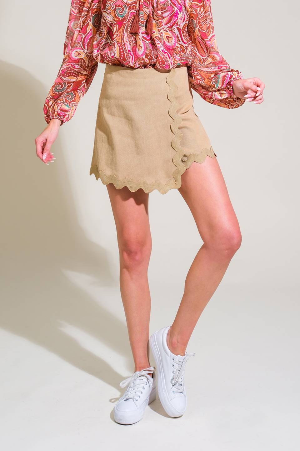 ALL THE SAME WOVEN SKORT Flying Tomato