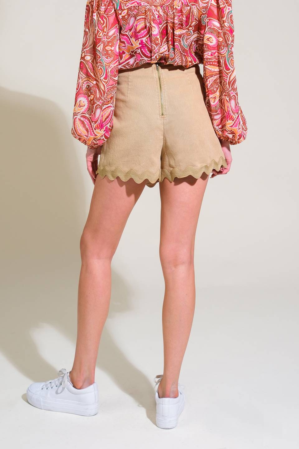 ALL THE SAME WOVEN SKORT Flying Tomato