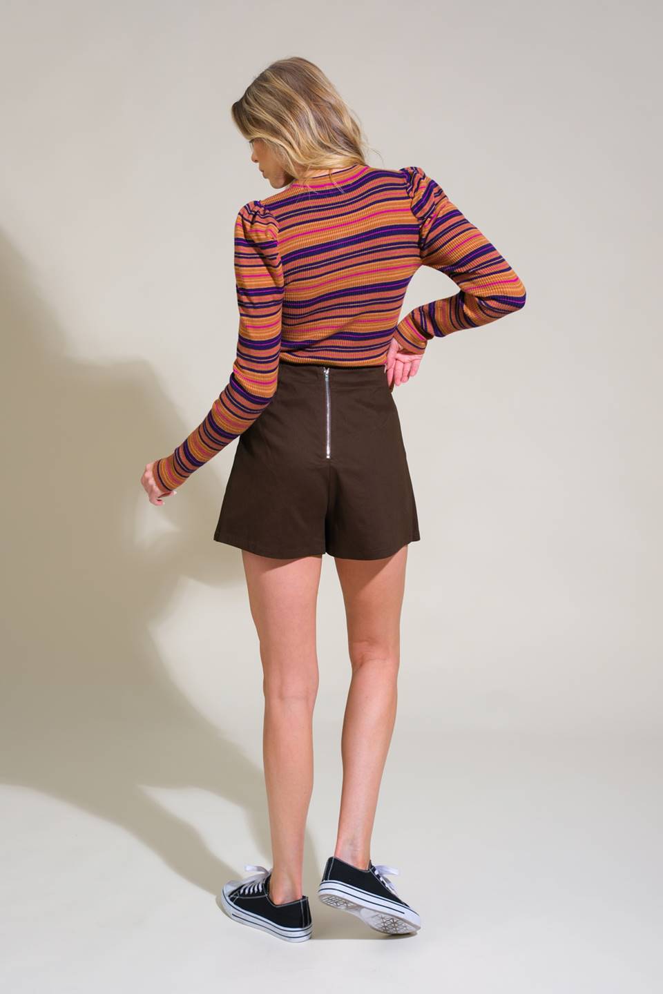 SERENE CHICNESS WOVEN SKORT