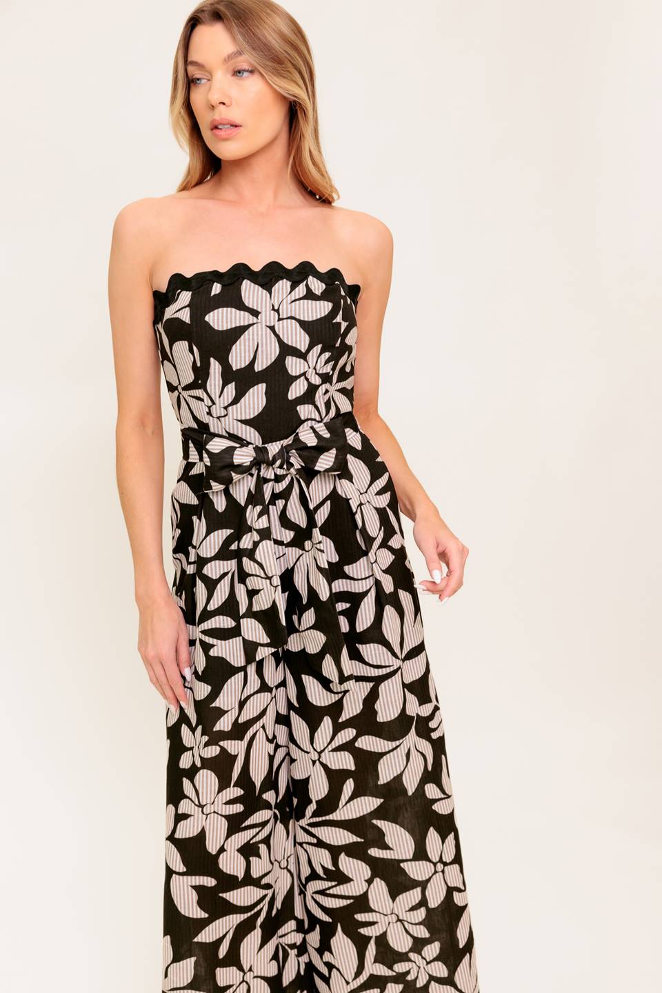 DREAMY ELEGANCE BLACK WOVEN JUMPSUIT Flying Tomato