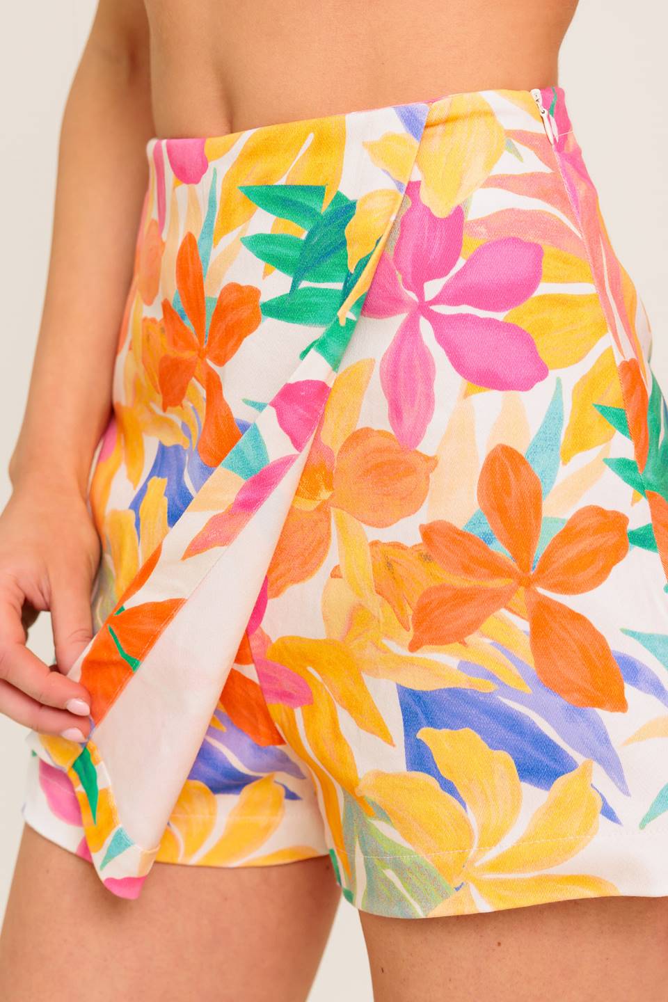 TIDAL TOUCH IVORY WOVEN SKORT Flying Tomato