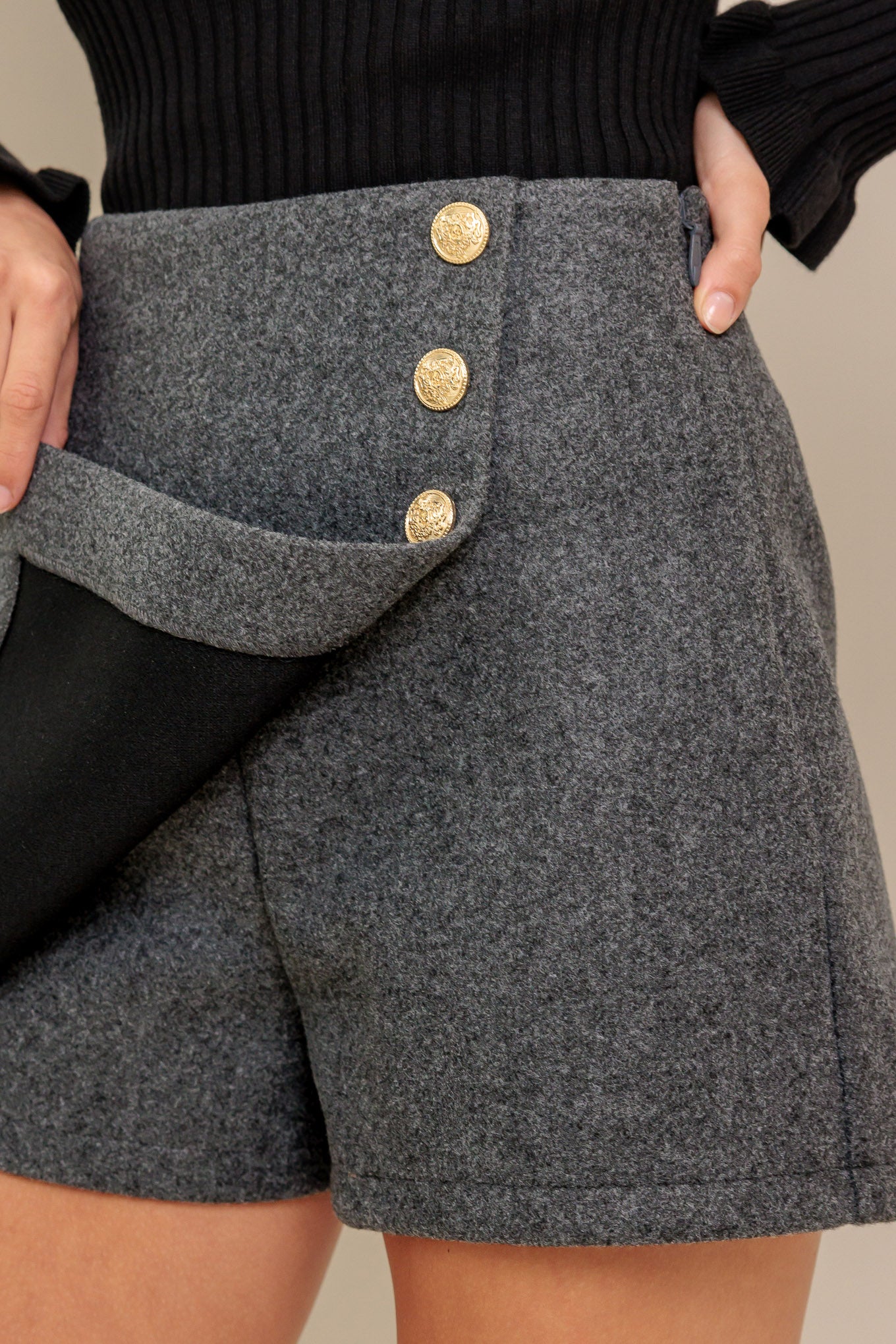 PARIS STRUCTURE WOVEN SKORT Flying Tomato