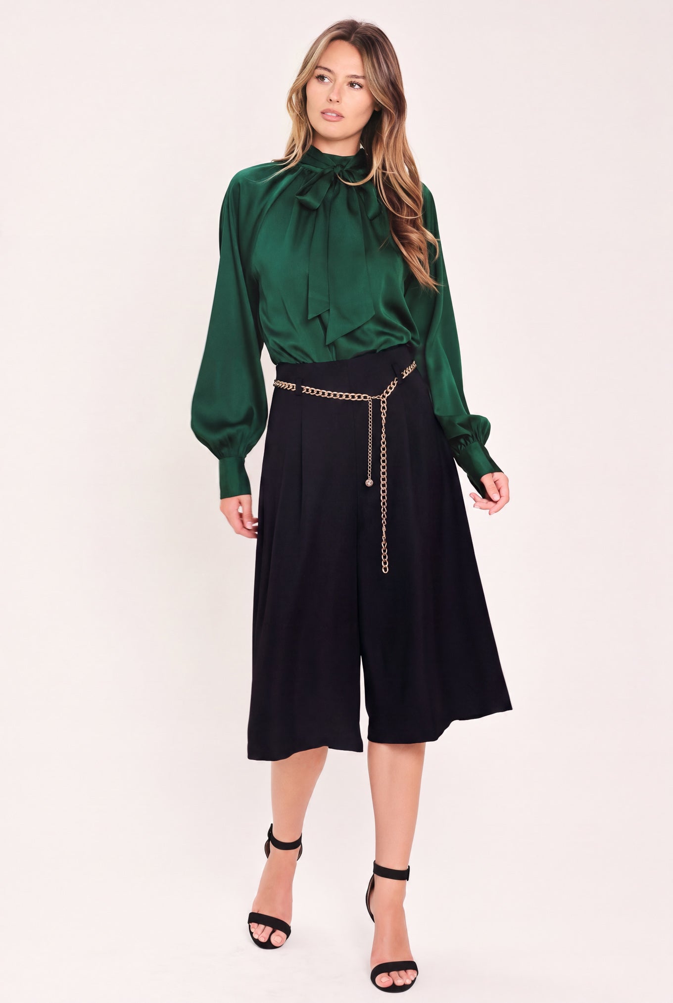 Black High Waisted Gold Chain Belted Wide Leg Woven Culotte Pants