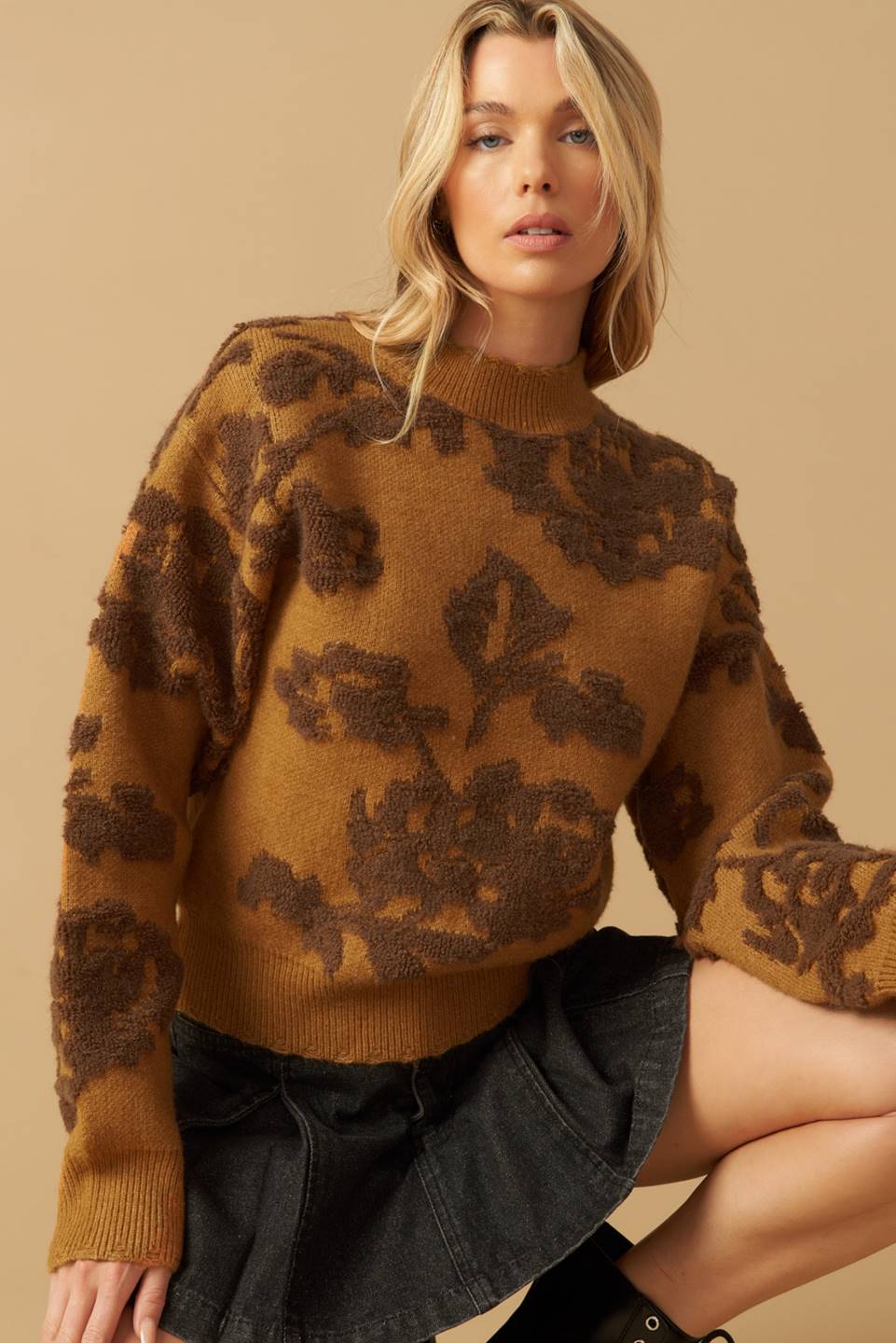 WALK WITH ME PULLOVER SWEATER TOP