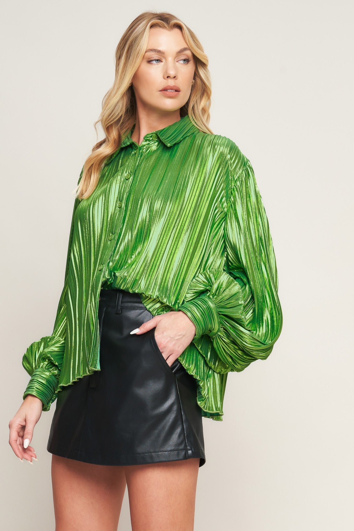 RUNWAY TREND FOILED TOP Flying Tomato