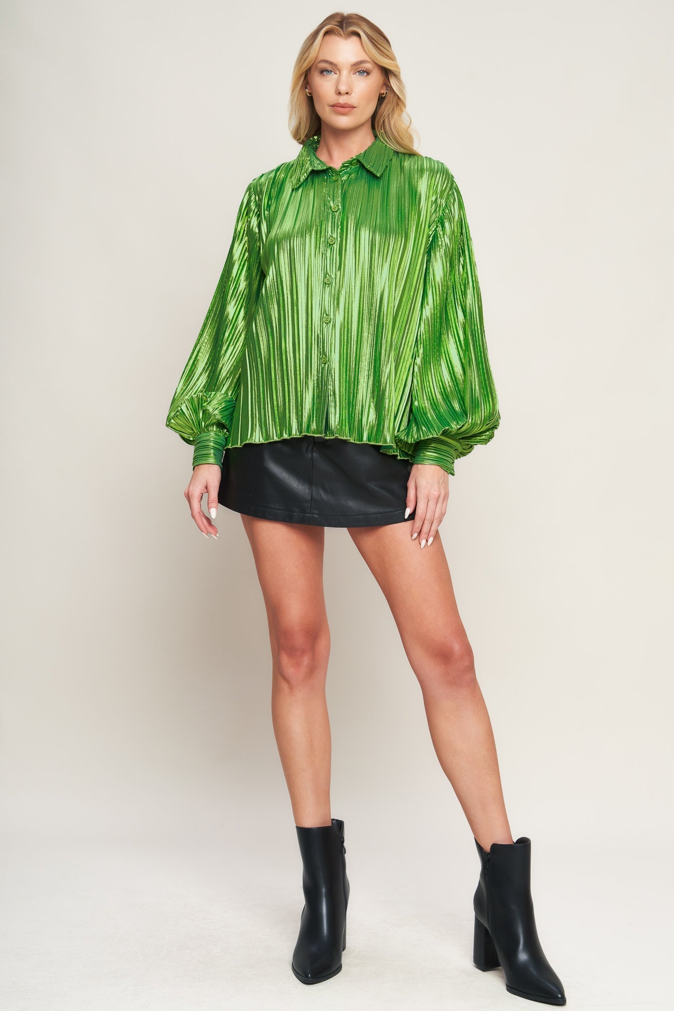 RUNWAY TREND FOILED TOP Flying Tomato