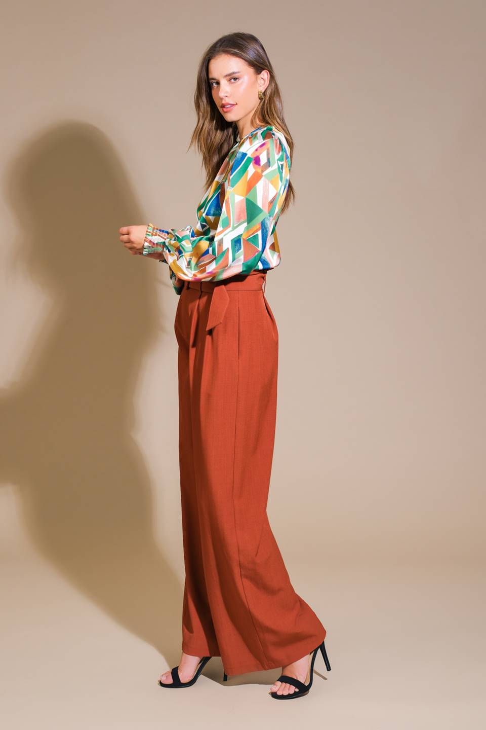 RADIANT POISE WOVEN TOP Flying Tomato