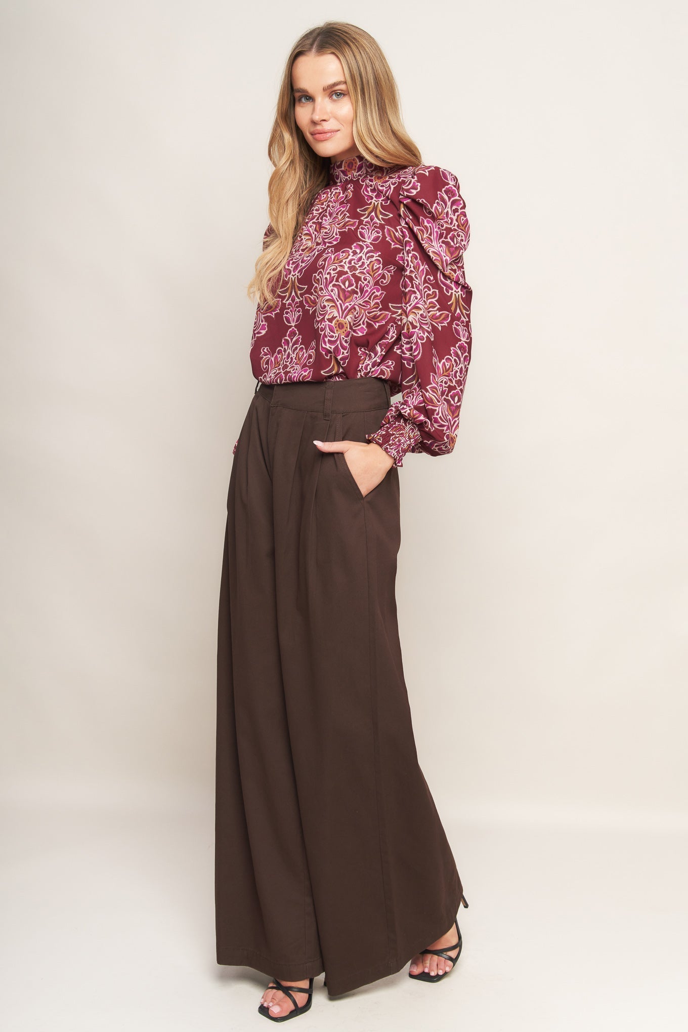 FLOATING ON BY WOVEN TOP Flying Tomato