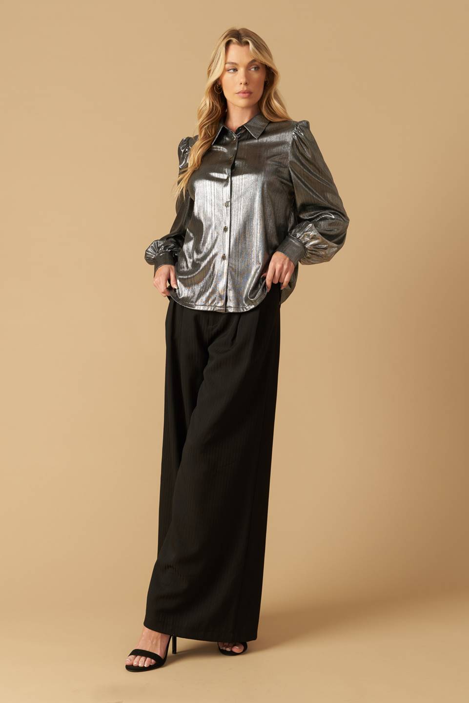 FLIRTY VIBES FOIL COATED TOP Flying Tomato