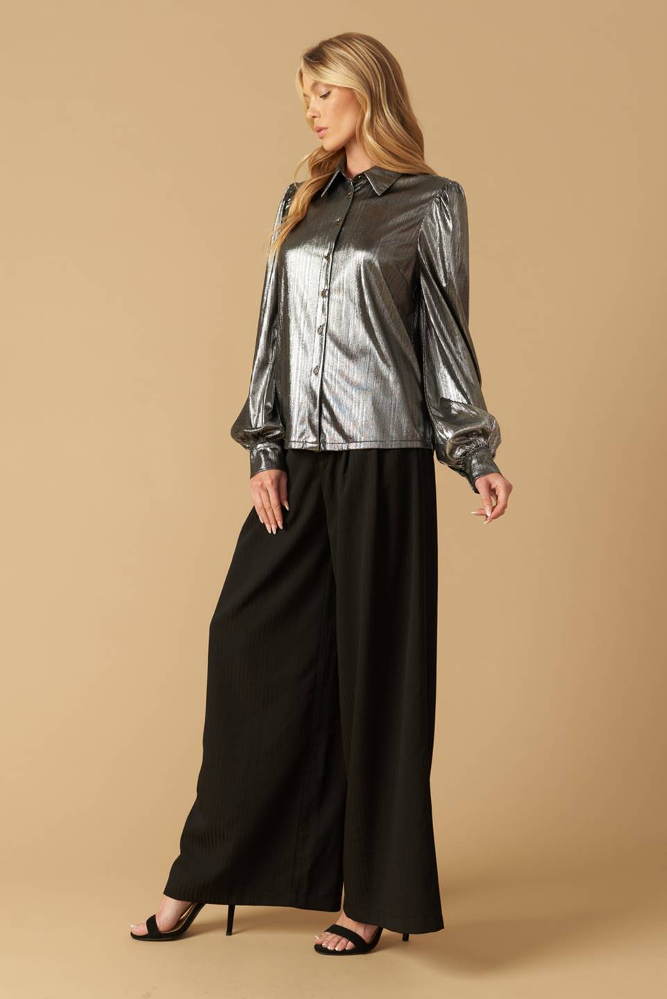 FLIRTY VIBES FOIL COATED TOP Flying Tomato