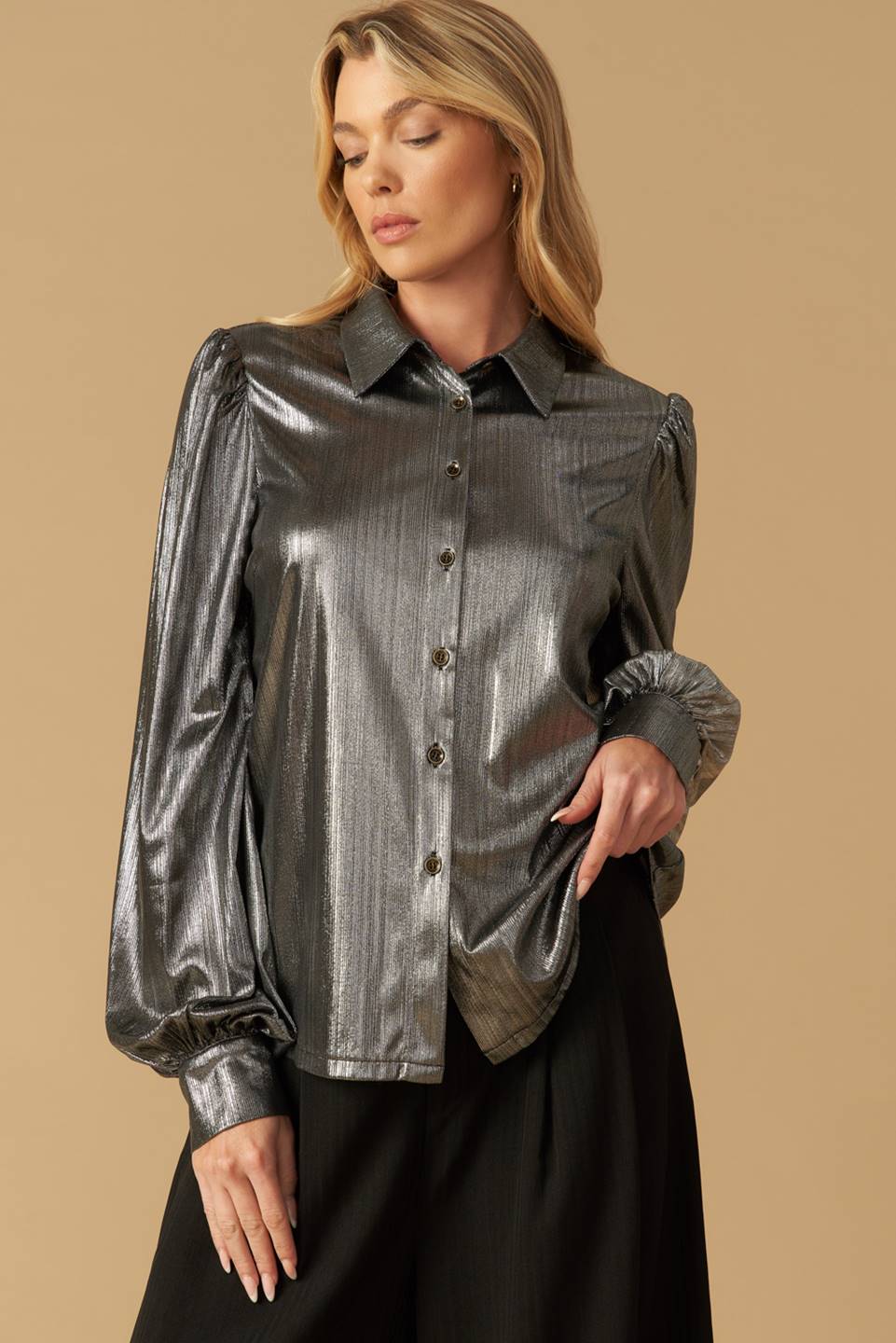 FLIRTY VIBES FOIL COATED TOP