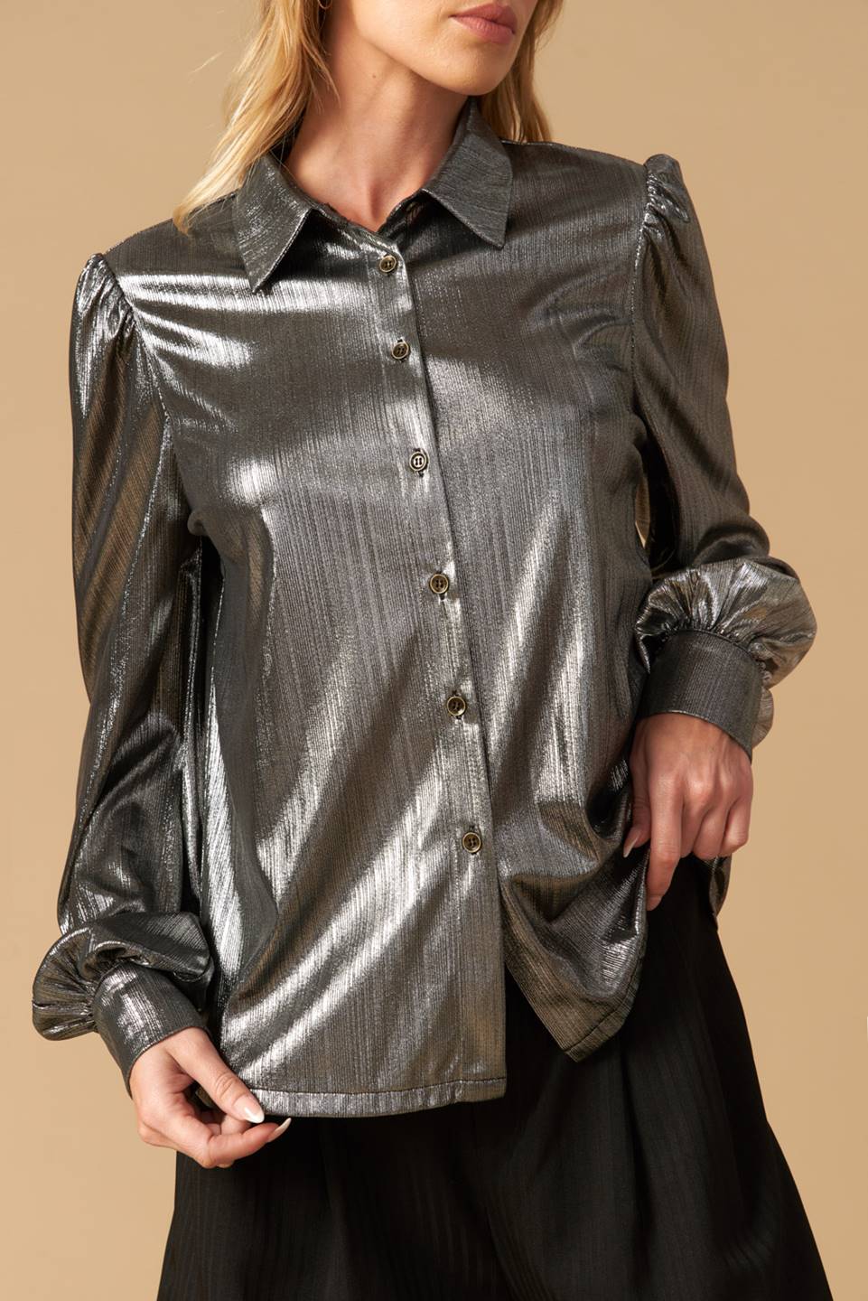 FLIRTY VIBES FOIL COATED TOP Flying Tomato