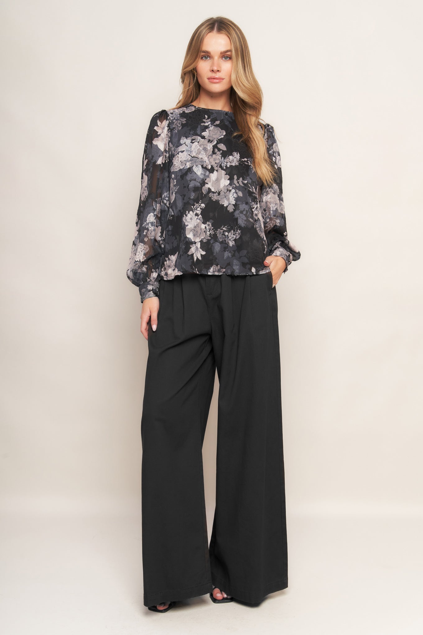 RUNAWAY HEARTS WOVEN TOP Flying Tomato