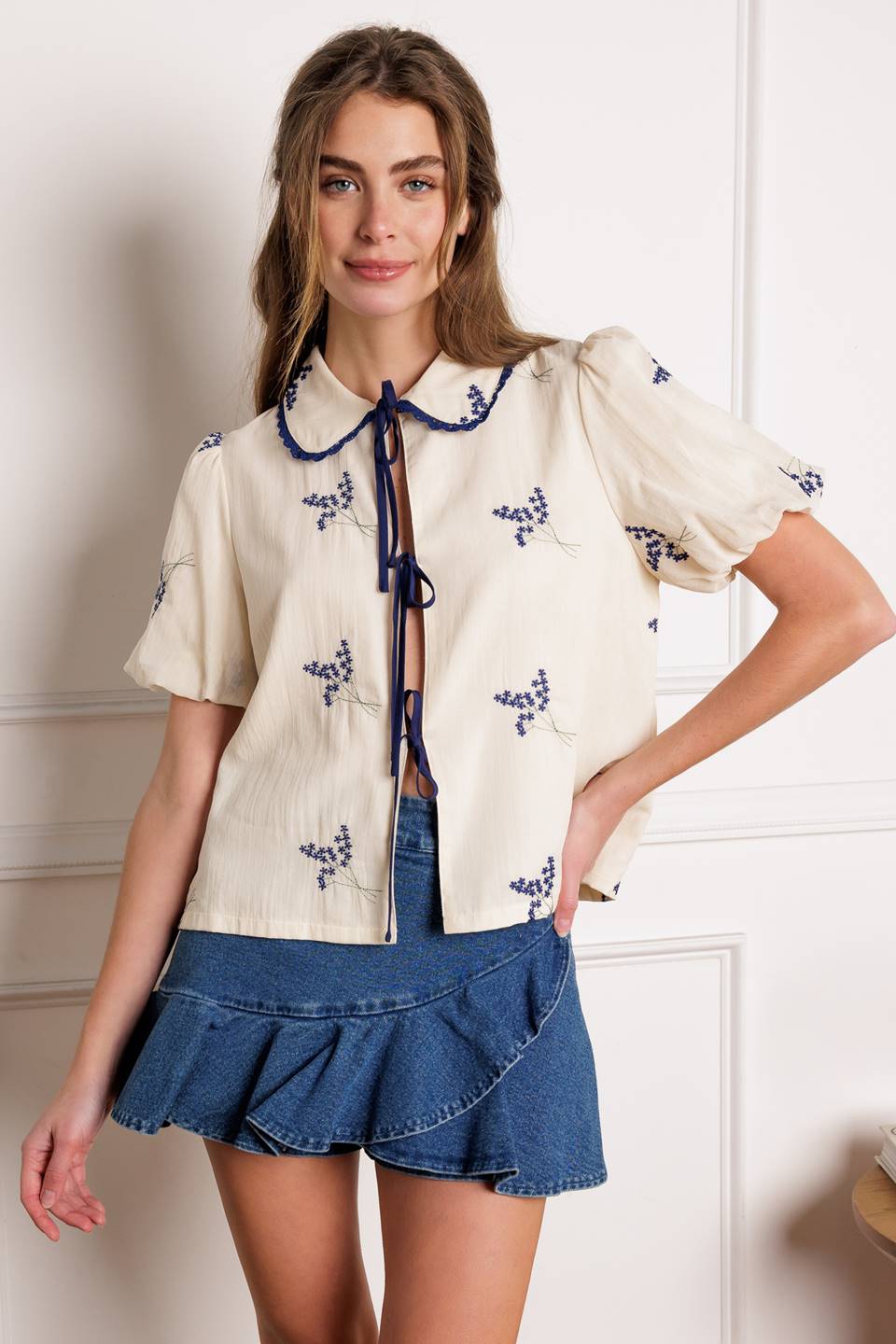 WOVEN EMBROIDERED ROUND COLLAR TOP