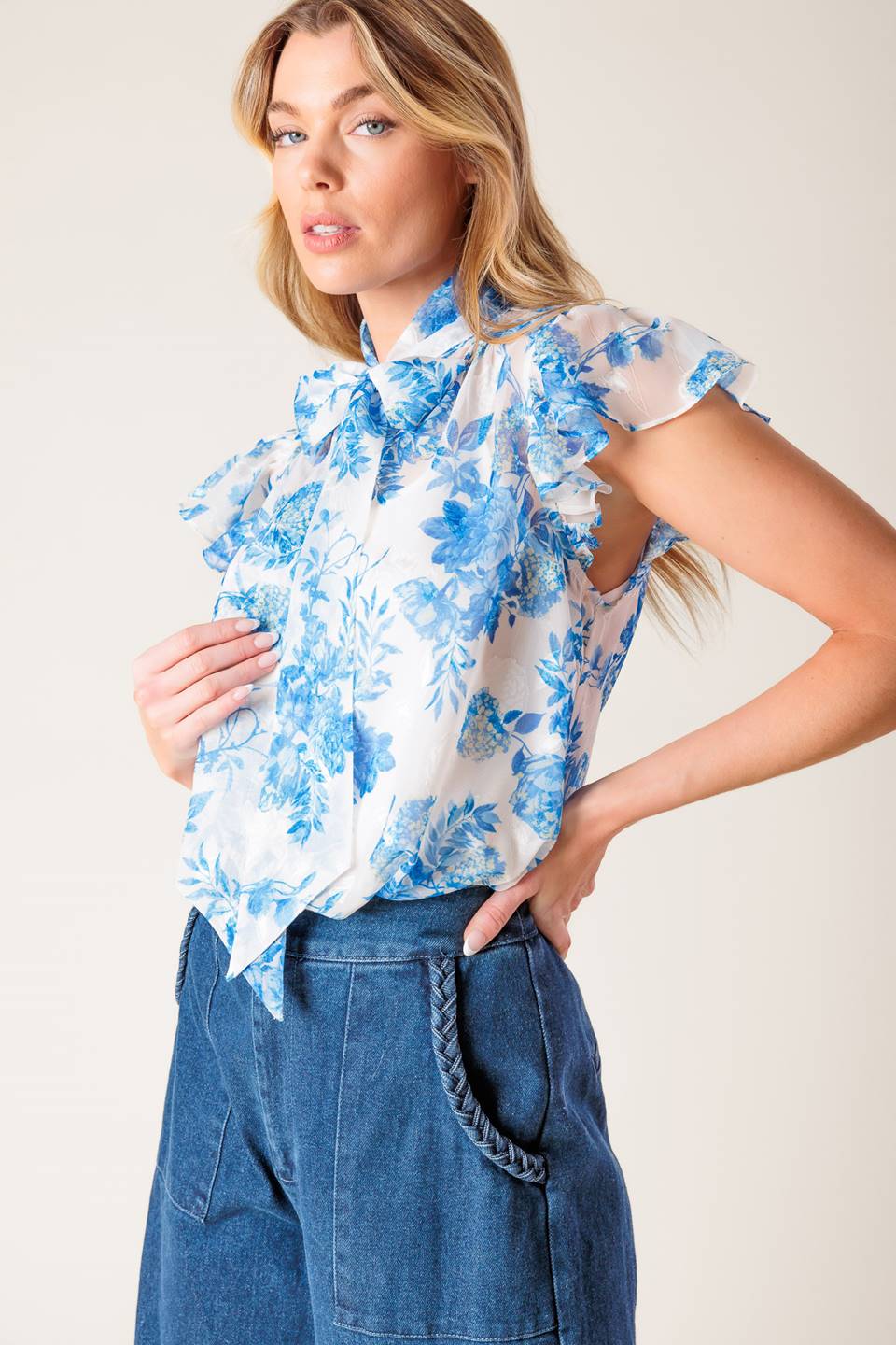 BEAUTY ICON WOVEN TOP Flying Tomato