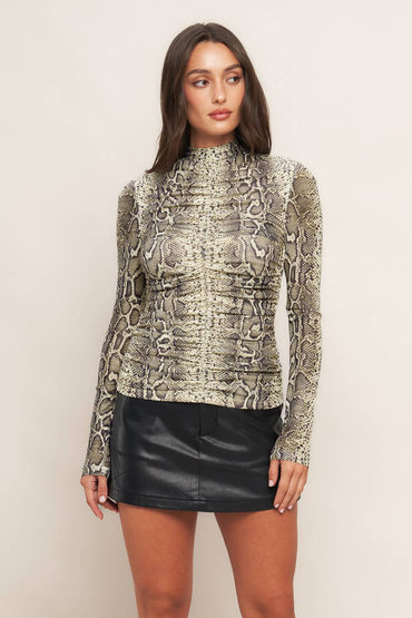 URBAN VENOM CHIC KNIT TOP