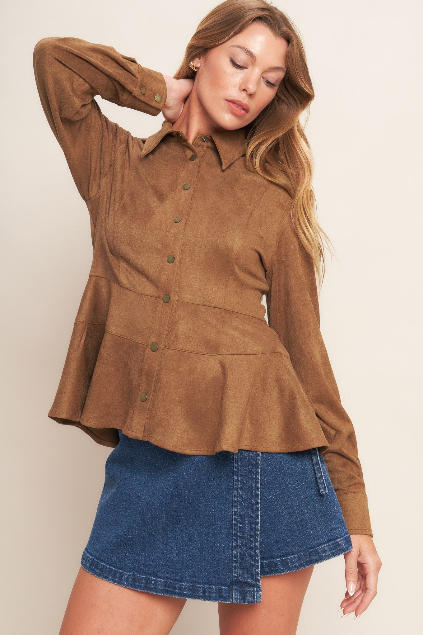 REFINED IMPRESSION FAUX SUEDE TOP Flying Tomato