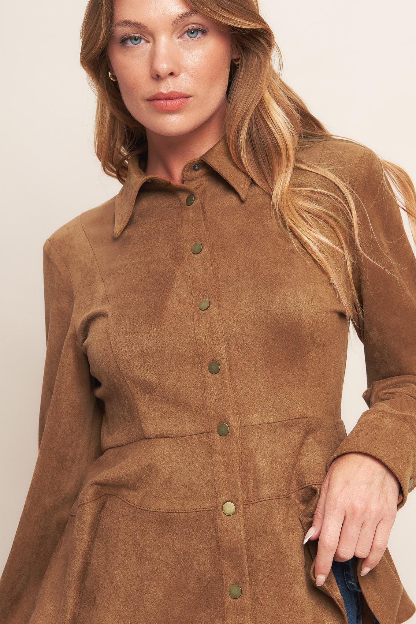 REFINED IMPRESSION FAUX SUEDE TOP Flying Tomato