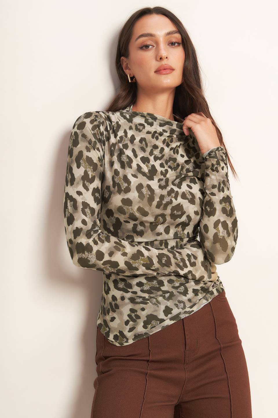 LUXE TRACE TAUPE BLACK WOVEN TOP Flying Tomato