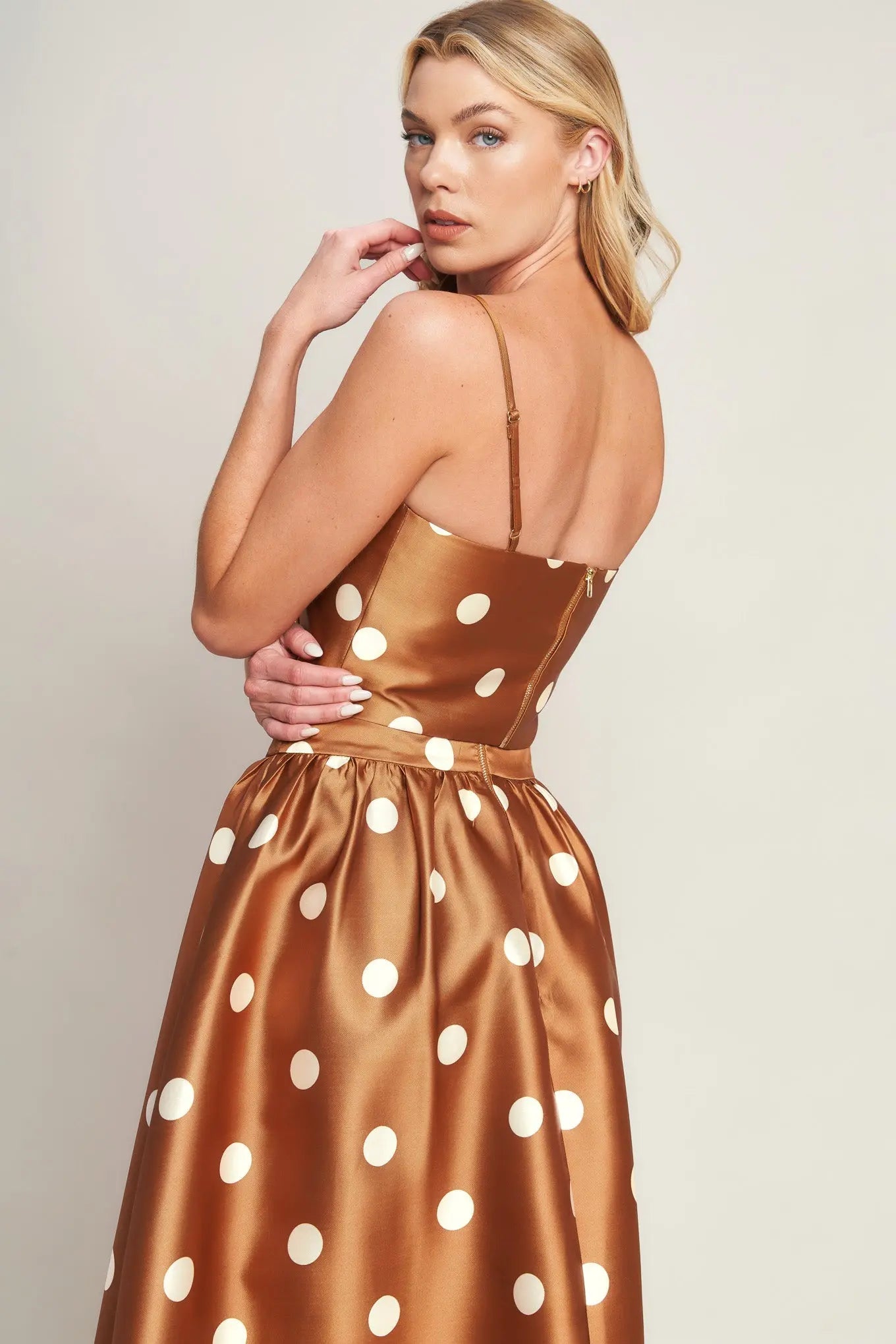 CHIC POLKA FLOW WOVEN TOP Flying Tomato