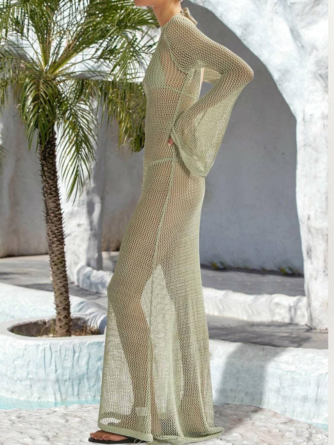 Lace backless dress with bell sleeves 