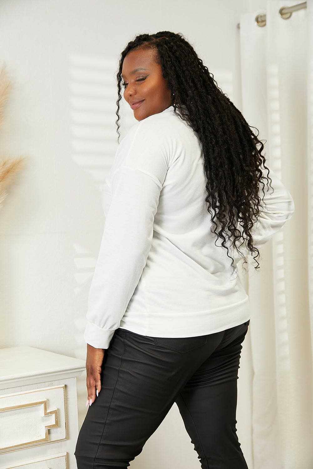 Love graphic sweatshirt - comfy style - Love Salve 