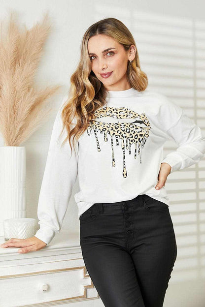 Love graphic sweatshirt - comfy style 