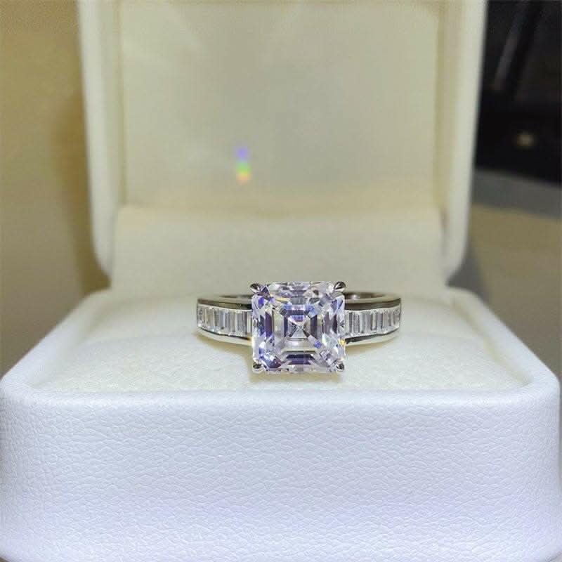 Luxurious 3ct moissanite ring 