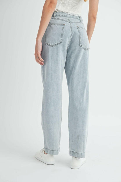 MABLE Pleated Front Detail Straight Jeans 