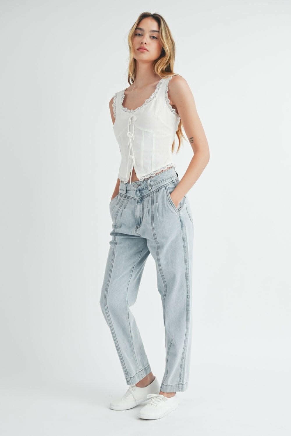 MABLE Pleated Front Detail Straight Jeans 