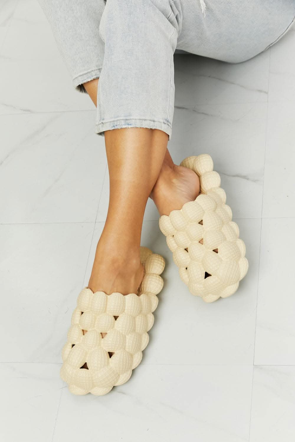 Nook joi khaki bubble slides 