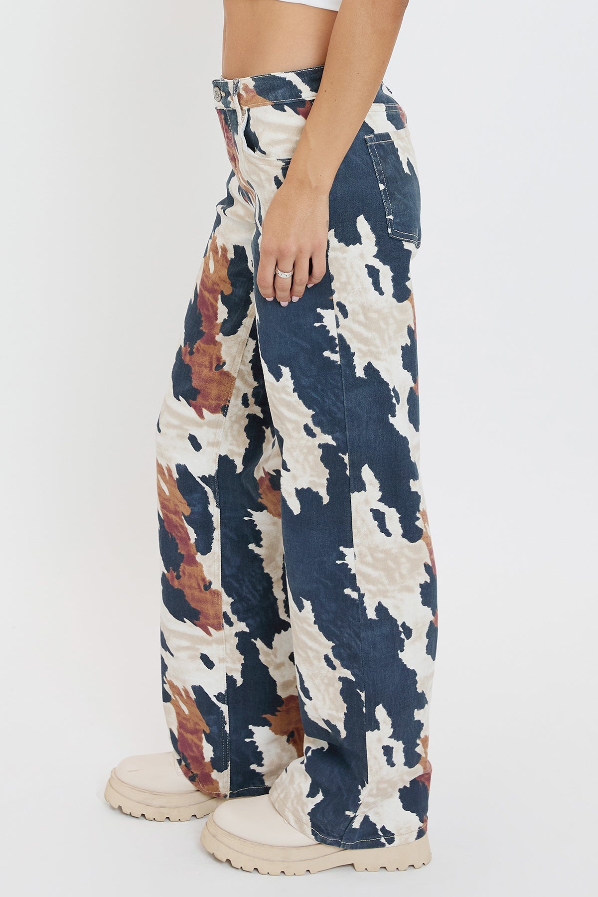 YMI JEANS Women's Wide Leg Britney Printed Low Rise Jeans - Close Up