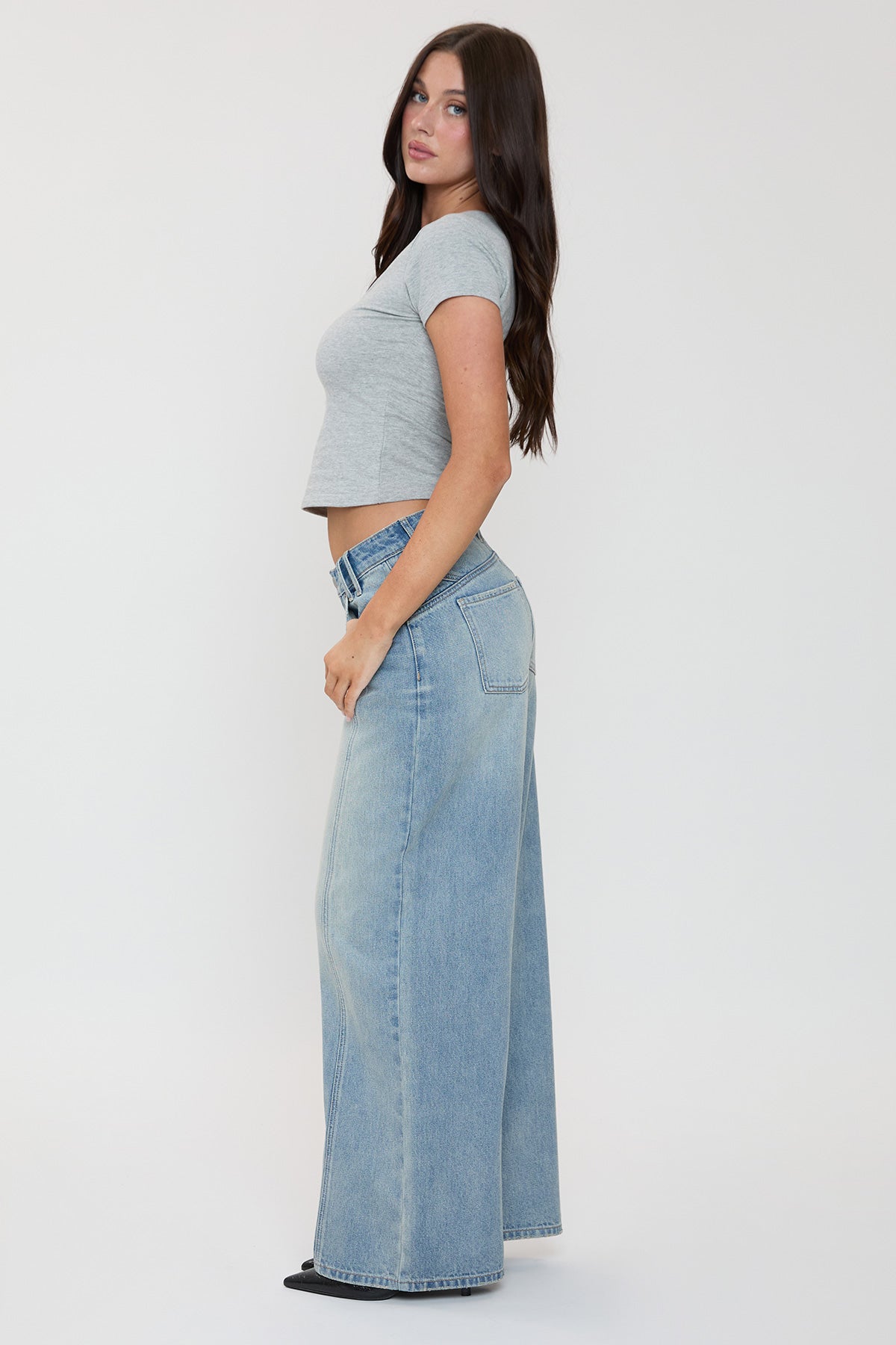 YMI JEANS Women's Relaxed Extra Baggy Wide Leg Jeans - Lifestyle Image