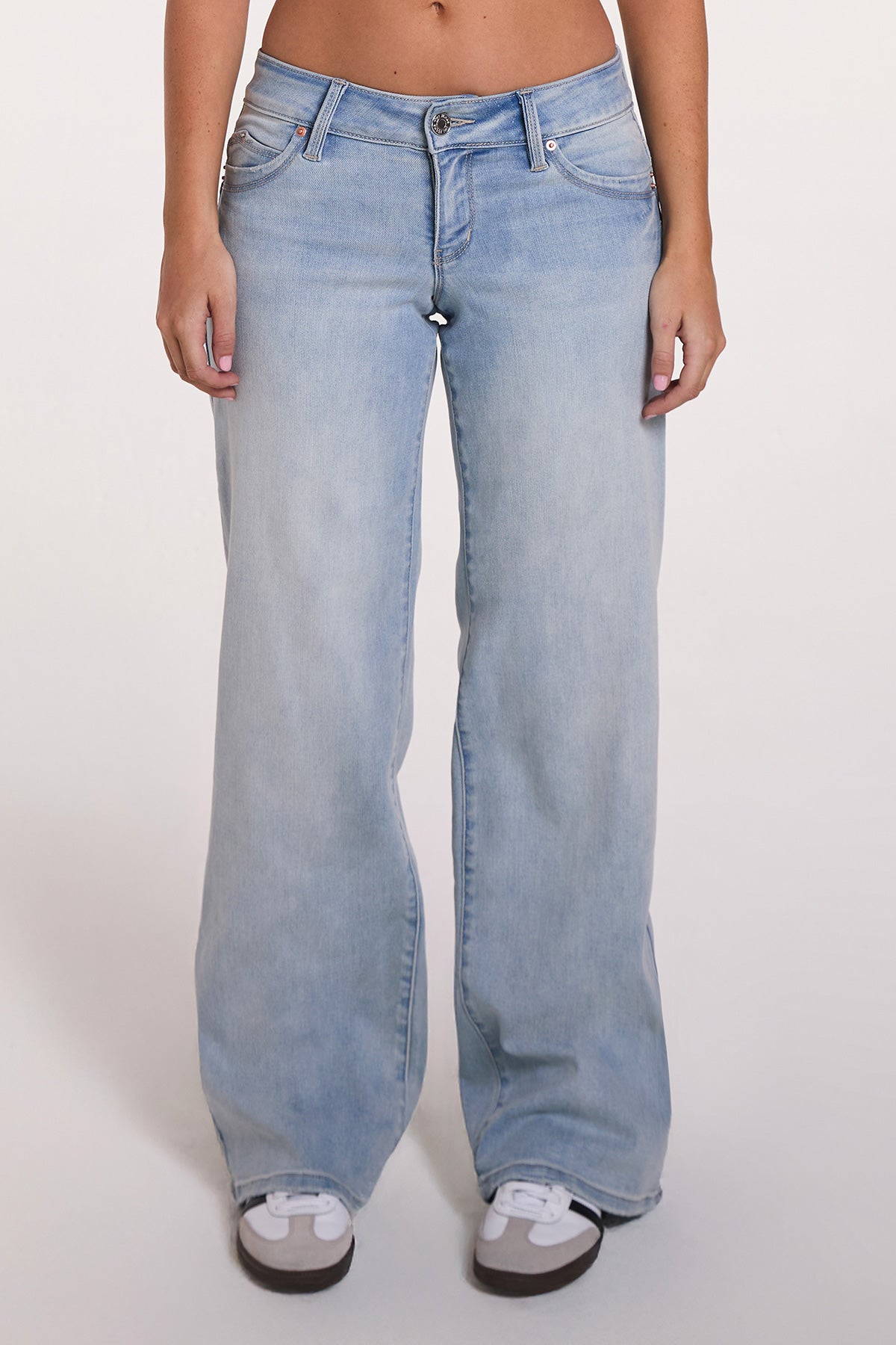 Women's Jeans - Luxe Low Rise WannaBettaButt - Wide Leg - Detail View