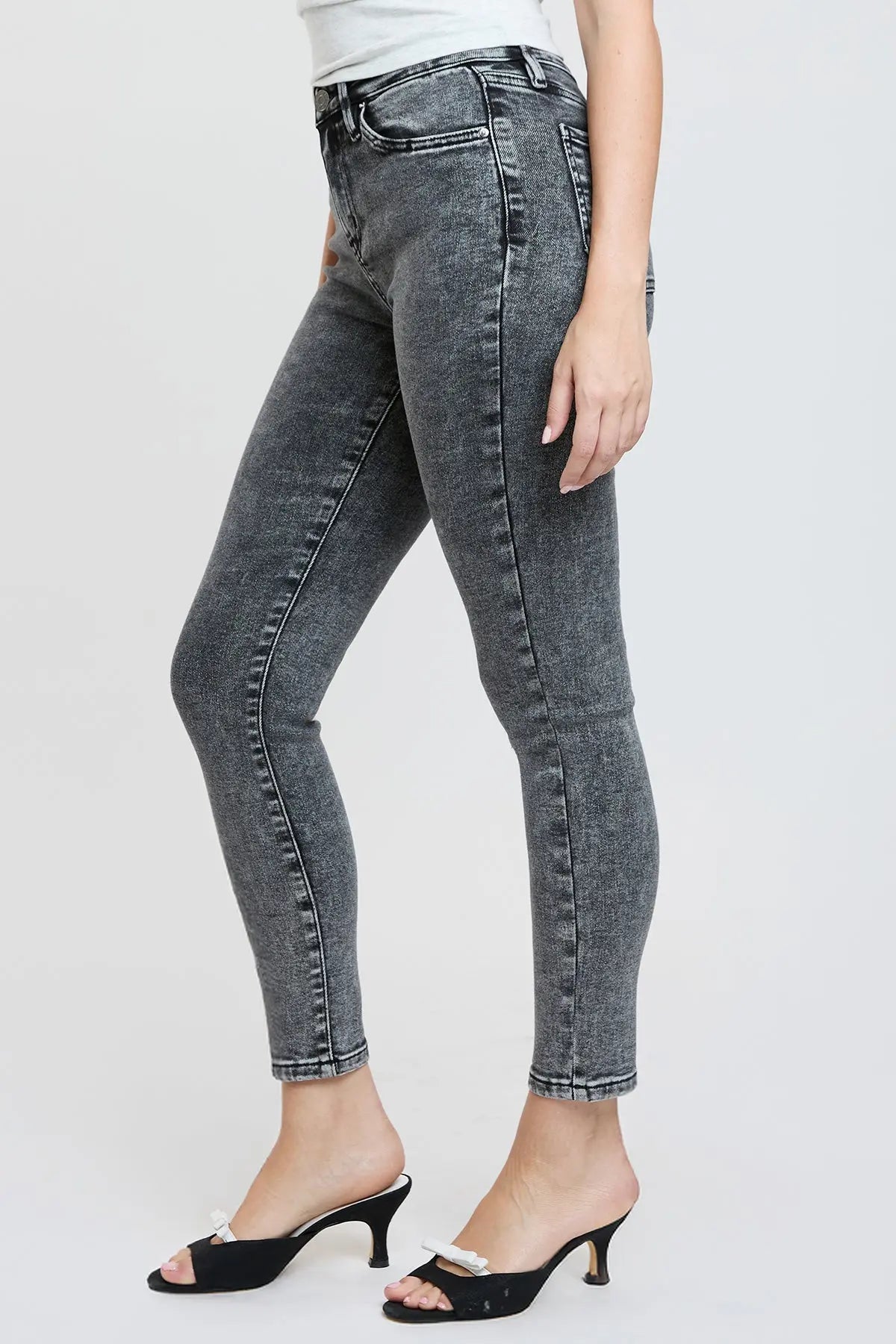 Women's Luxe Riley Skinny Jeans YMI JEANS