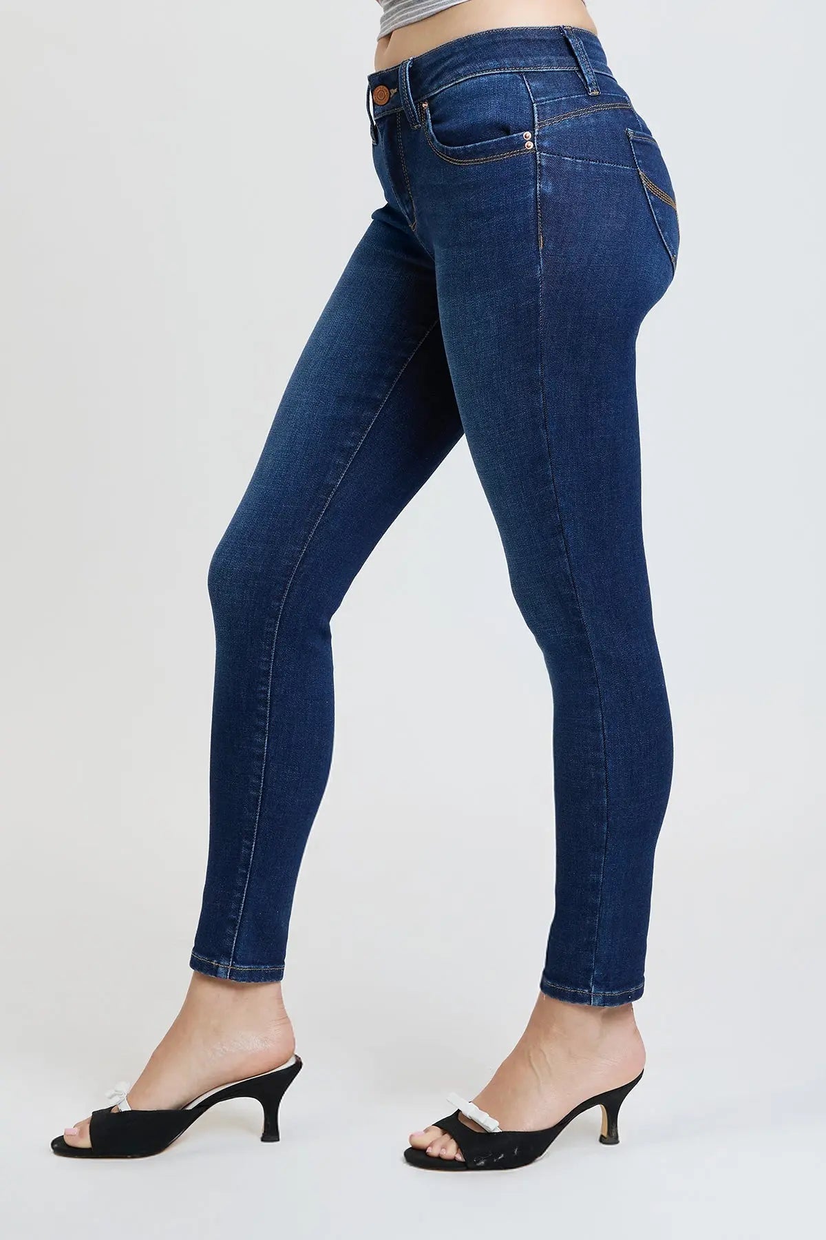 Women's Luxe Mid Rise WannaBettaButt Skinny Jeans YMI JEANS