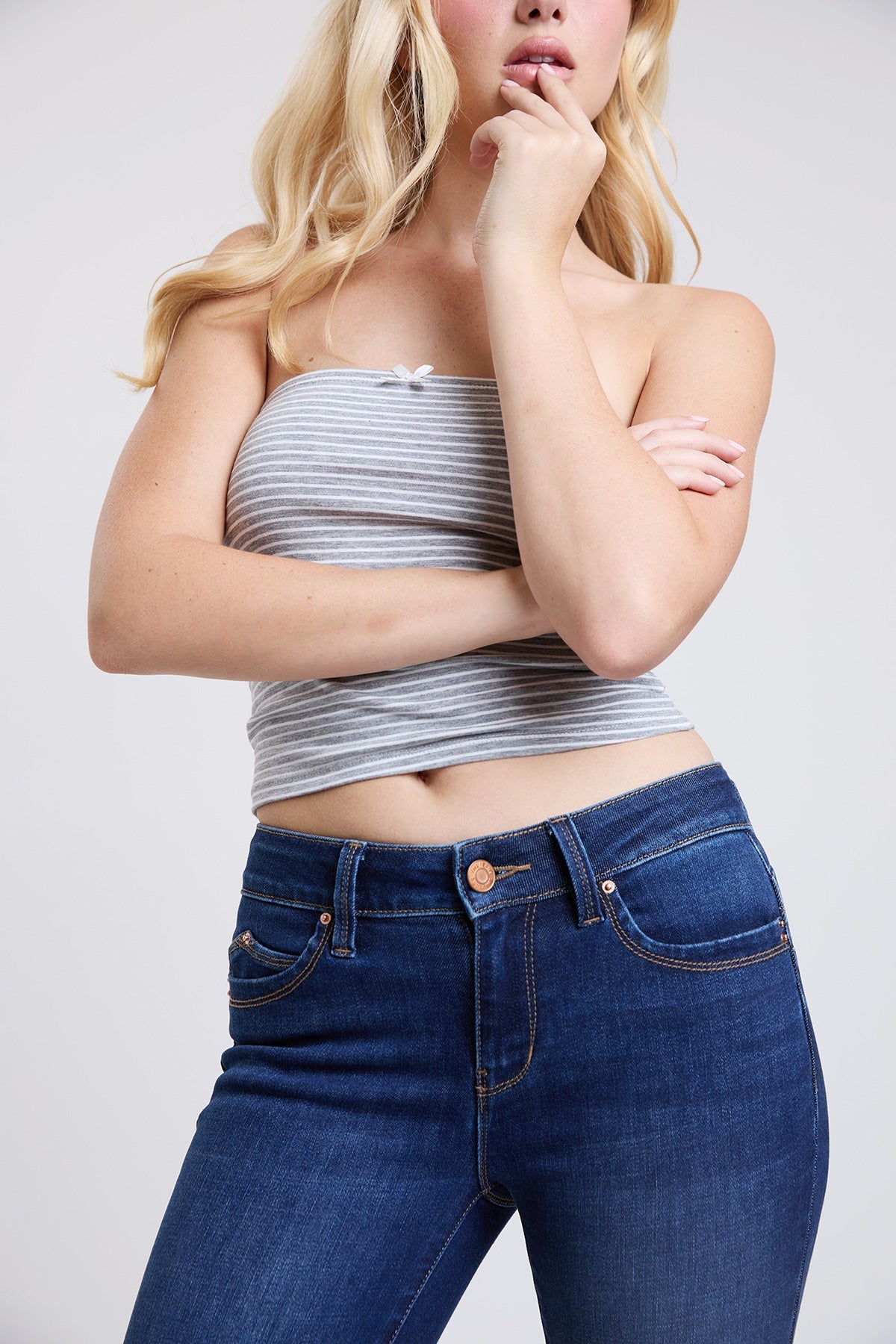 Women's Luxe Mid Rise WannaBettaButt Skinny Jeans YMI JEANS