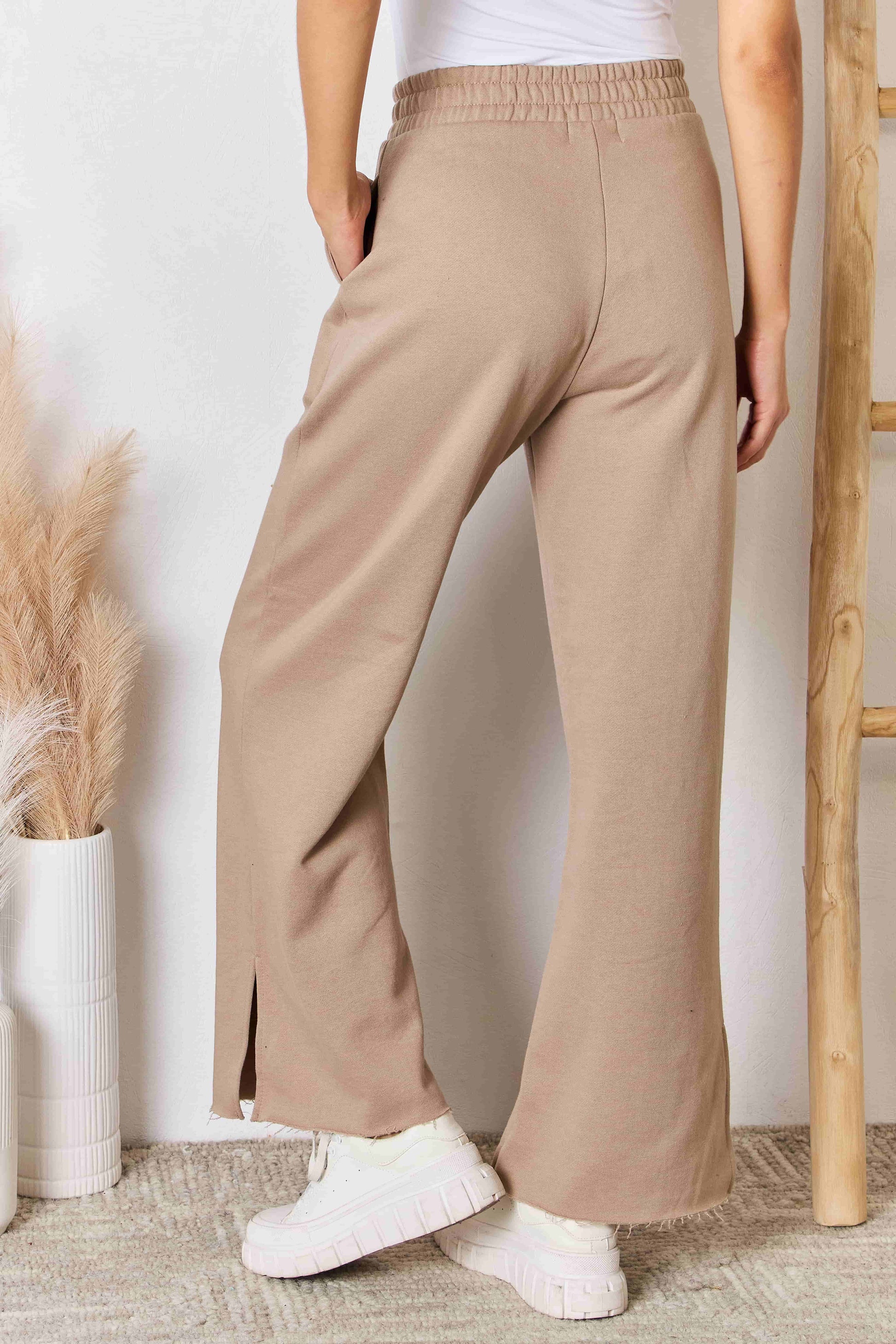 Risen wide leg pants with slits 