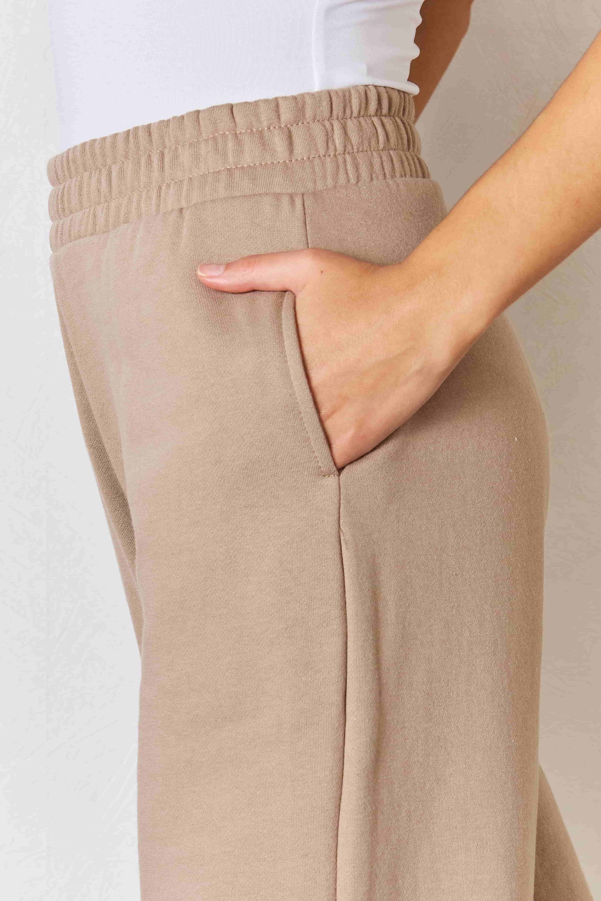 Risen wide leg pants with slits 
