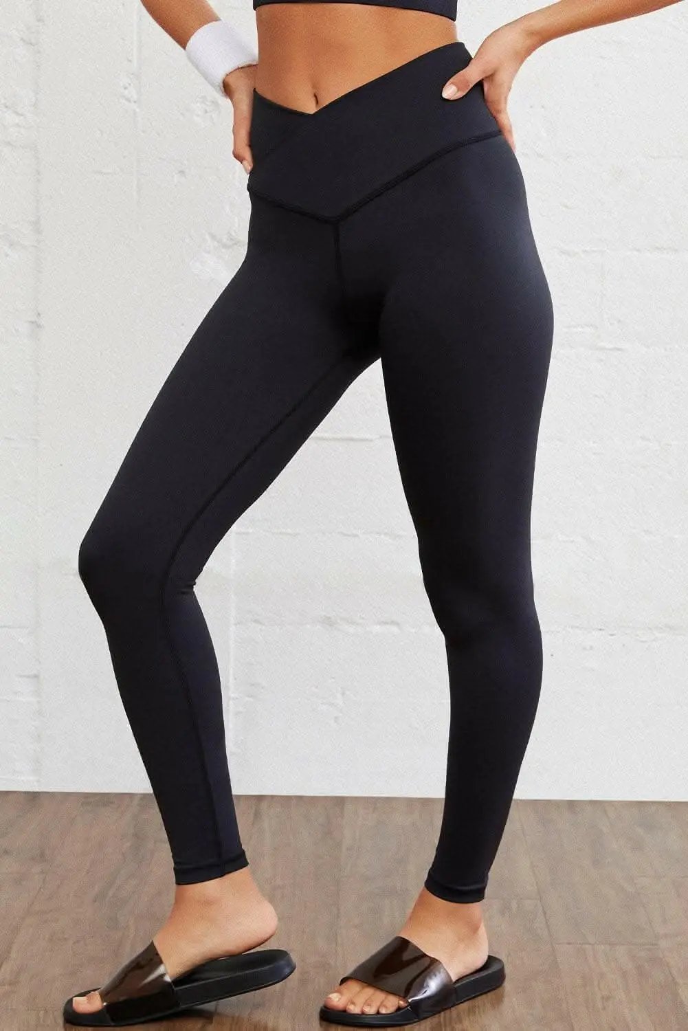 Sleek athletic leggings with wide band - Love Salve 