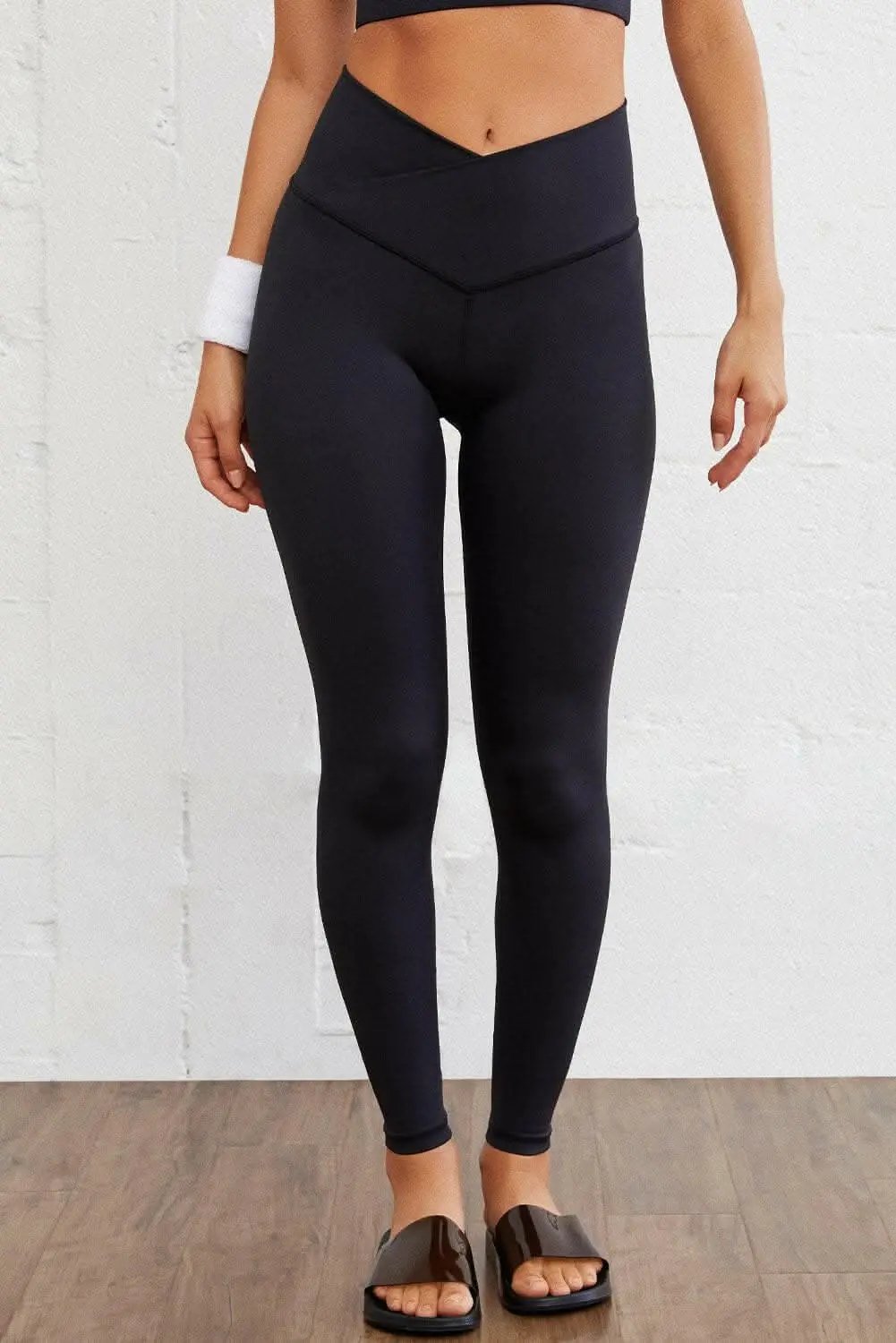 Sleek athletic leggings with wide band - Love Salve 