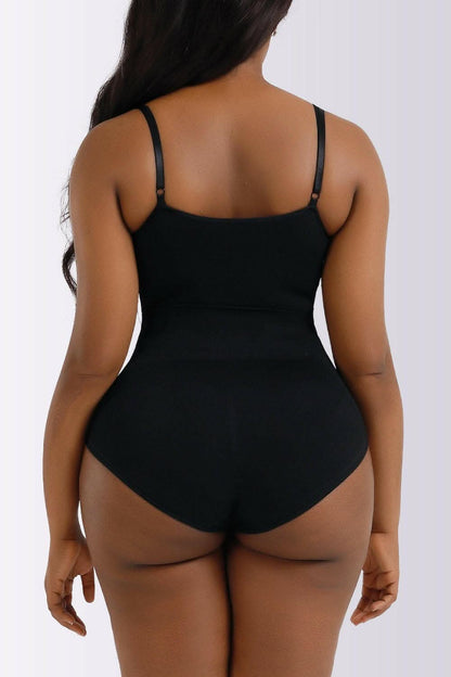 Sleek shaping bodysuit in sizes S-3XL 