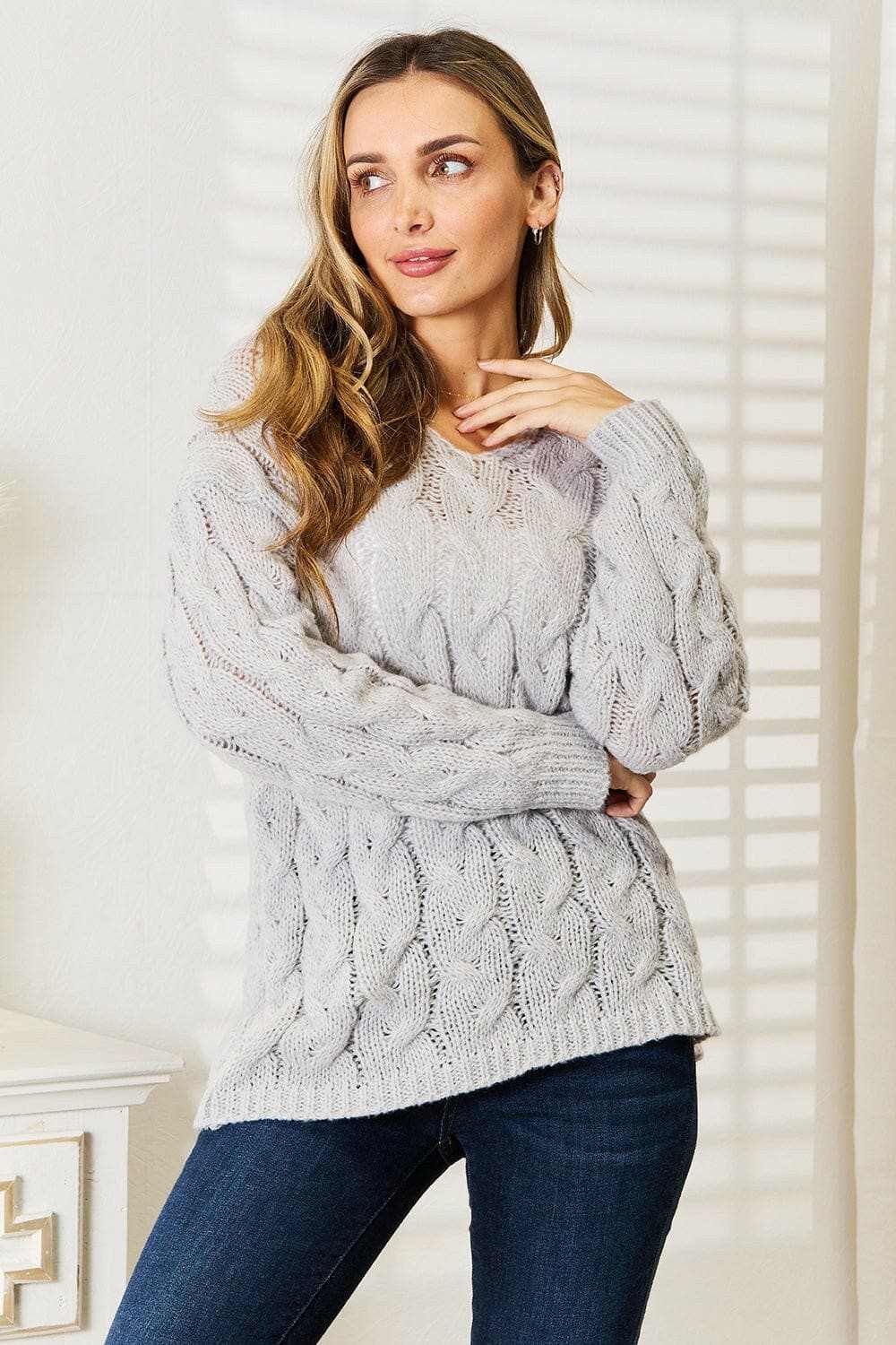 Snug cable-knit hooded pullover - Love Salve 