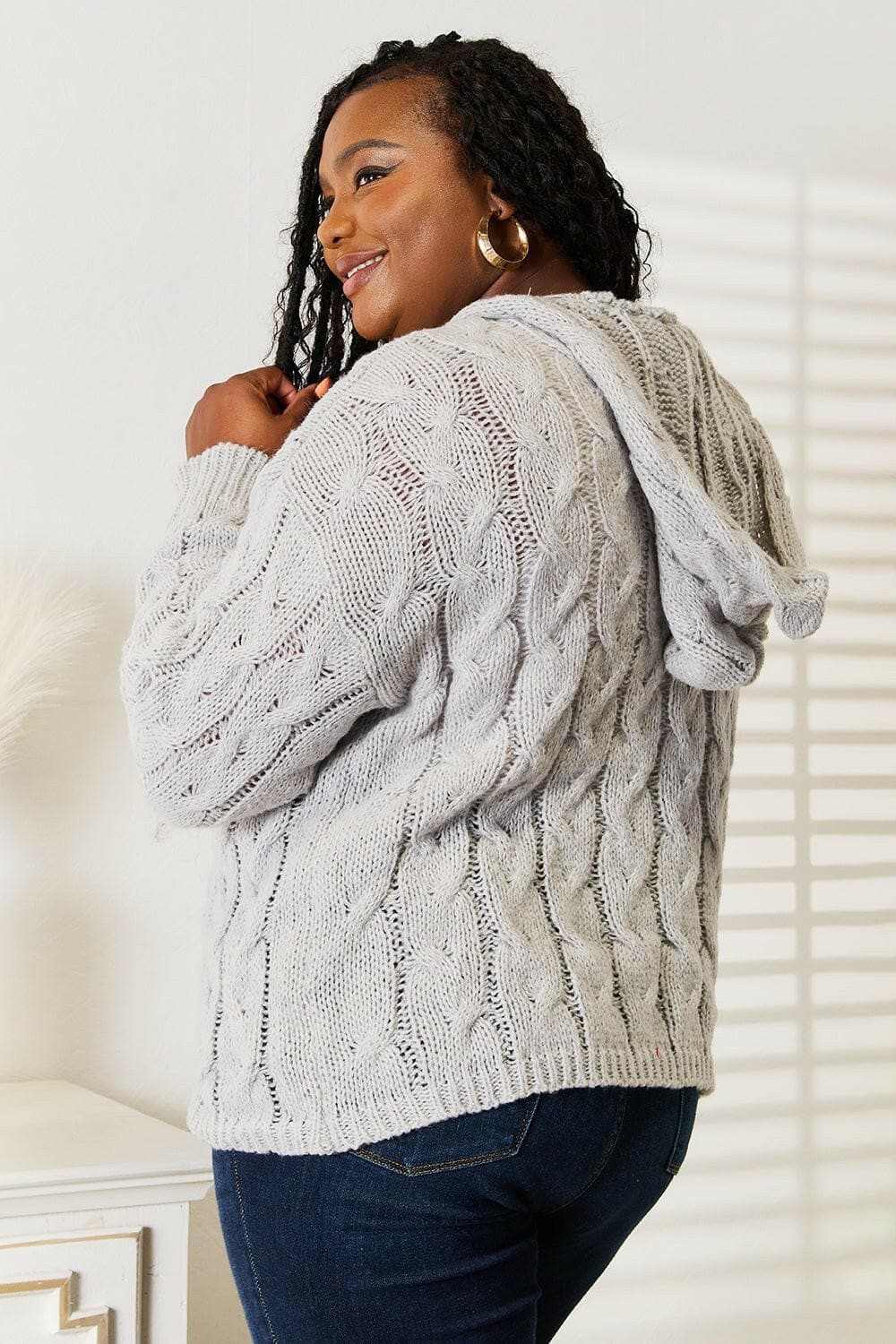 Snug cable-knit hooded pullover - Love Salve 